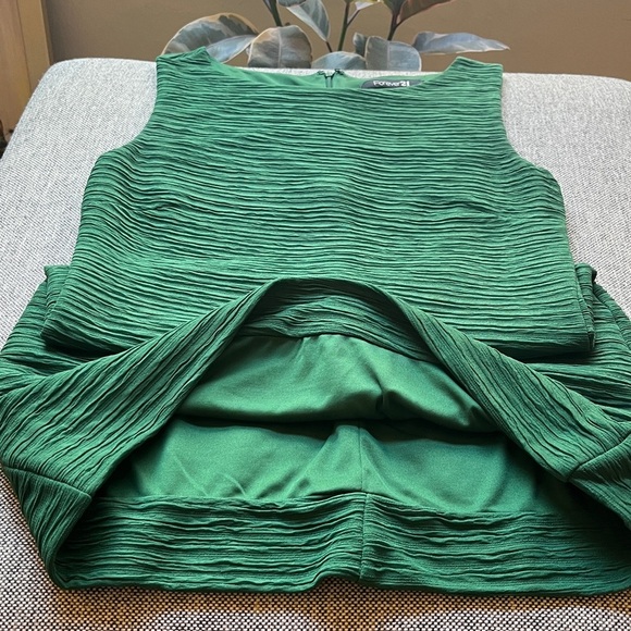 Y2K Vintage Forest Green Ruched Dress, Circa 2008 - Picture 13 of 17